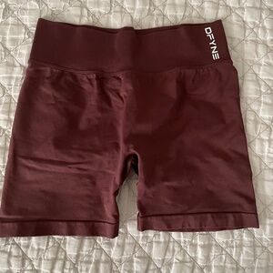Dfyne Dynamic Shorts 4.5” Size L